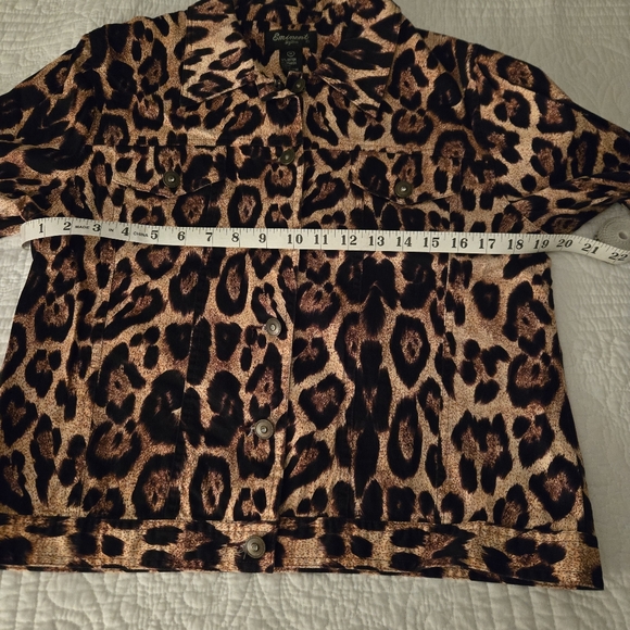 Leopard print Jacket - Picture 13 of 13